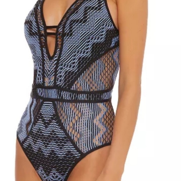 NEW BECCA Reveal Show & Tell Plunge One Piece - Picture 4 of 7